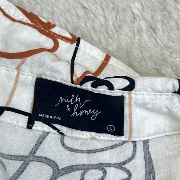 milk & honey Abstract Face Print Rayon Blouse - Picture 8 of 11